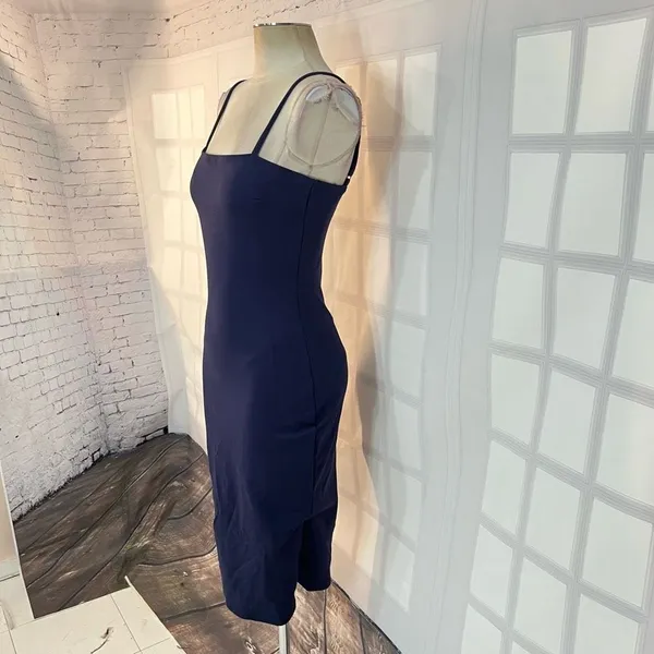 Lulu’s navy ponte knit lined body con midi dress size medium - Image 6