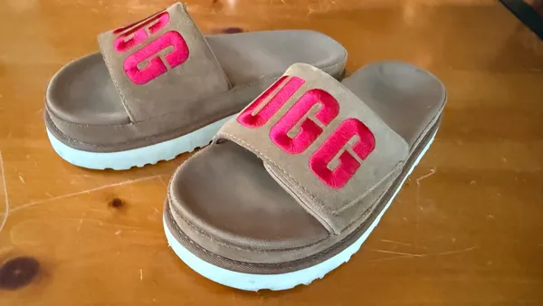 UGG platform slide sandals - Image 3
