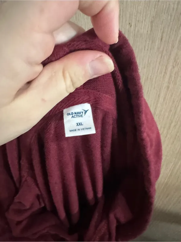 Women’s Old Navy Active Oversized Burgundy Hoodie Size XXL - Image 3