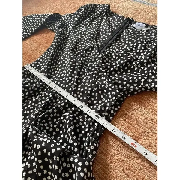 Princess Polly Black with White Floral Long Sleeve Mini Faux Wrap Dress Size 4 - Image 7
