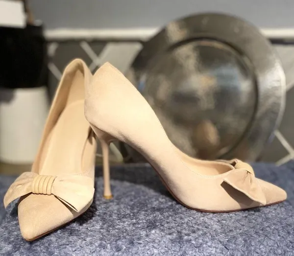 COUTGO NIB Womens Pumps Pointed Toe Bowknot Slip On Color: Light Tan / Size:7.5 - Image 4