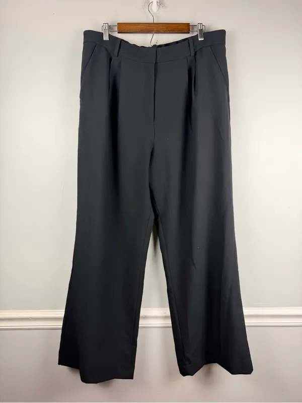 Abercrombie & Fitch Sloane Tailored Wide Leg Pant in black size 34 regular - Image 2