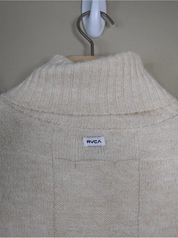 RVCA Women's M Cream Vineyard Turtleneck Boxy Knit Sweater in Oatmeal - Image 9