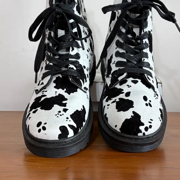 Pierre Dumas Amora-1 Cow Print Combat Boots Womens 8 Black White Zip Up Lug Sole - Image 4