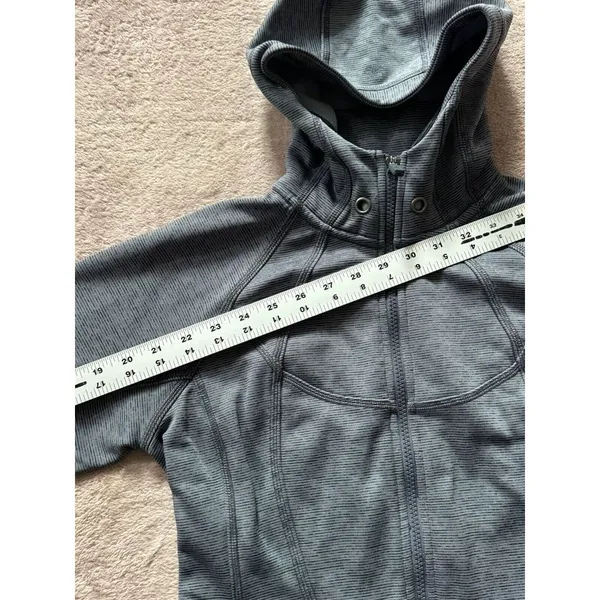 Athleta Women's Gray Full Zip Hooded Sweatshirt‎ Size Small - Image 11