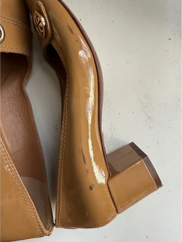 Tory Burch Tan Patent Leather Mary Jane Pumps with Logo Accent - Image 9