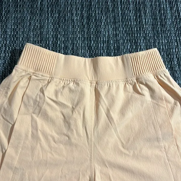 Stretch Woven Relaxed Fit High Rise Short 4" Size XS - Image 3