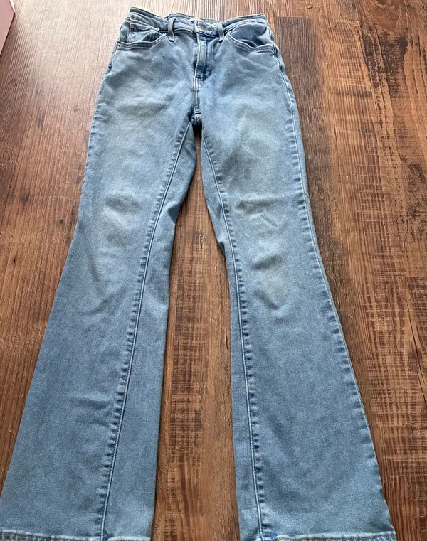 Levi’s Jeans High-Rise Bootcut 725 - Image 3
