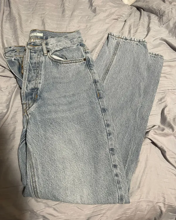 PacSun High Rise Mom Jeans - Image 5