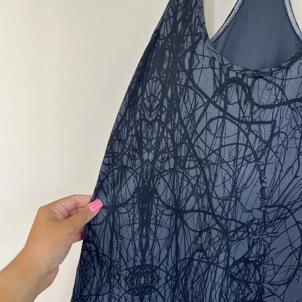 Lululemon Cool Racerback Tank Gray and Black 4 Women - Image 3