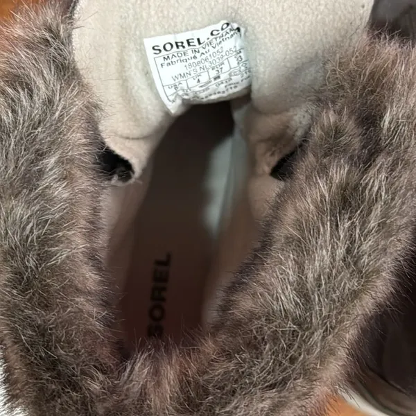Sorel Women's Gray Fur-Trimmed Boots‎ size 6 - Image 9
