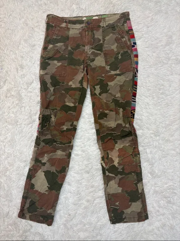 Anthropologie the wanderer Women’s Camo Utility Jeans with Multicolor Side Trim - Image 4