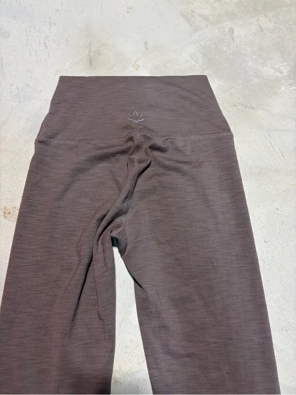 Beyond yoga Ribbed Leggings Taupe small - Image 9