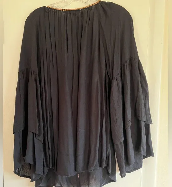 Solitaire brand black Tunic with embroidery and flows arms. Size M - Image 2
