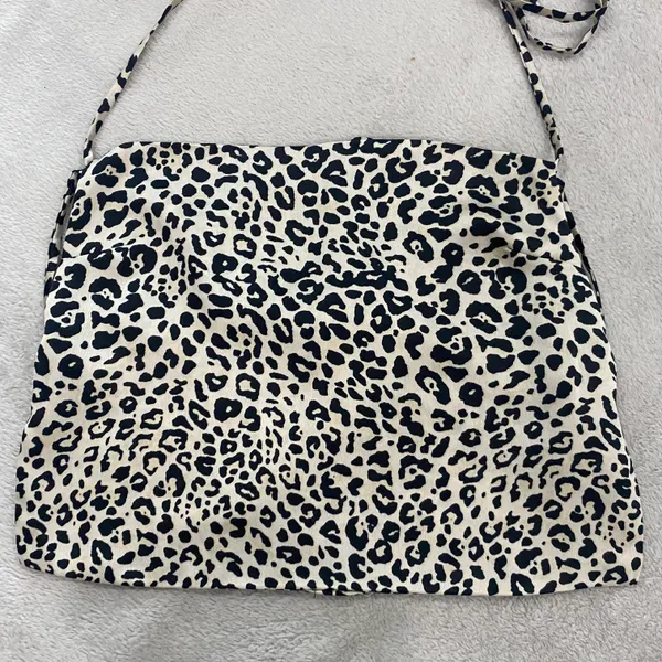 Forever 21 Satin Cheetah Print Top Size Small - Image 3