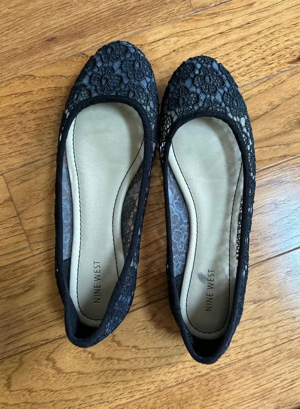 Nine West Black  Lace Ballet Flats - Image 7