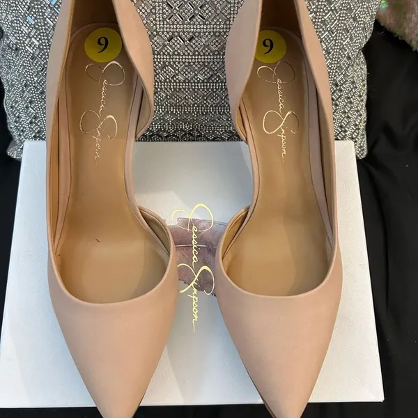 Blush Pink‎ Jessica Simpsons pumps - Image 3