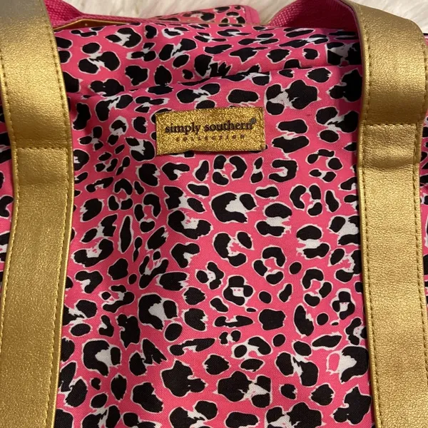 Simply Southern Weekender Bag excellent condition pink , gold and black high 13” - Image 13