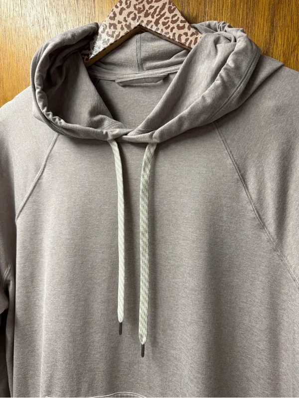 Vuori Halo Oversized Long Sleeve Pullover Hoodie Oatmeal Heather Beige Tan Small - Image 10