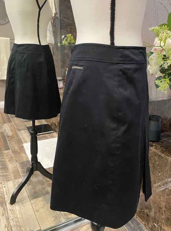 Burberry Golf Skirt Black Plaid - Image 3
