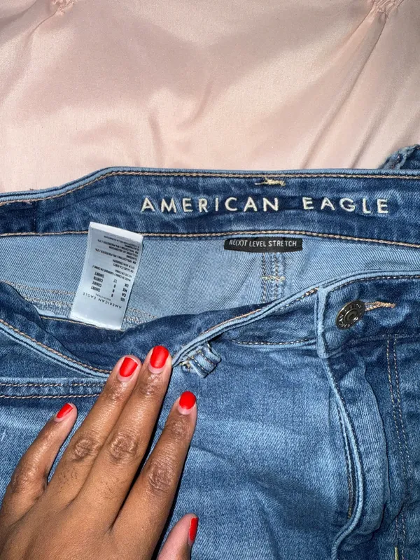 American Eagle Jeans Ripped - Image 2