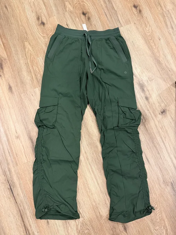 Lululemon Cargo Pants Dance Studio green - Image 5