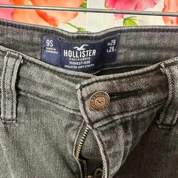 J31. Hollister black high-waisted flared -leg jeans Size 9 #denim - Image 2