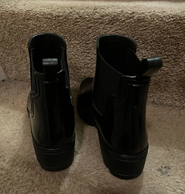 Black Boots Size 7 - Image 3