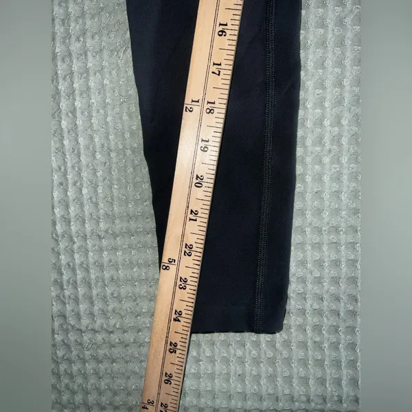 ALO Yoga Leggings - Image 2
