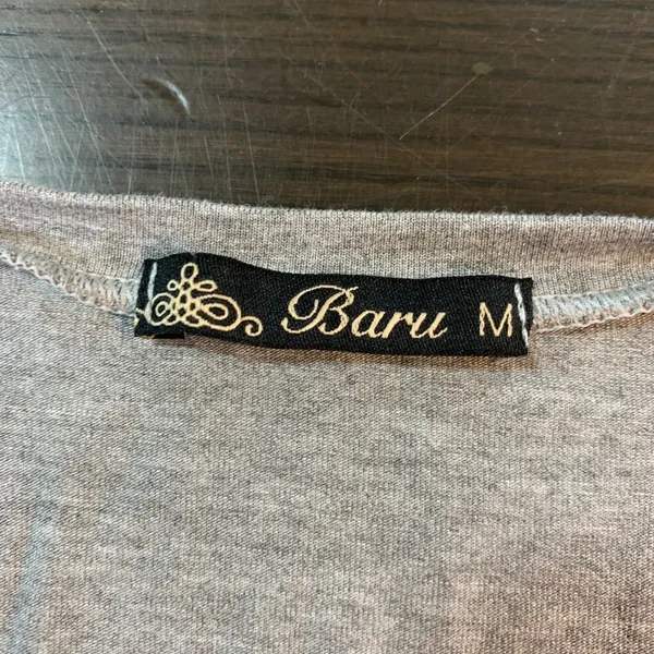 Baru Gray Beaded Graphic Tee M Brazil Van Fashion V-Neck Stretch Shirt READ‎ - Image 3