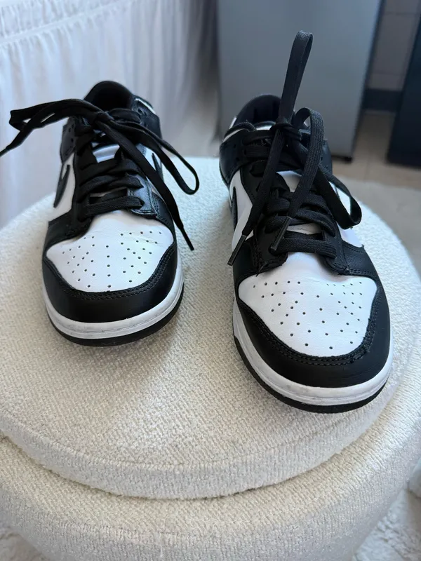 Nike Panda Dunk Low - Image 2
