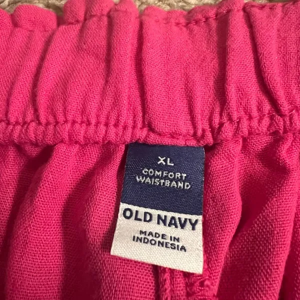 Old Navy Crinkle Gauze Button Up & Shorts Set in Polarized Pink - size XL - Image 12