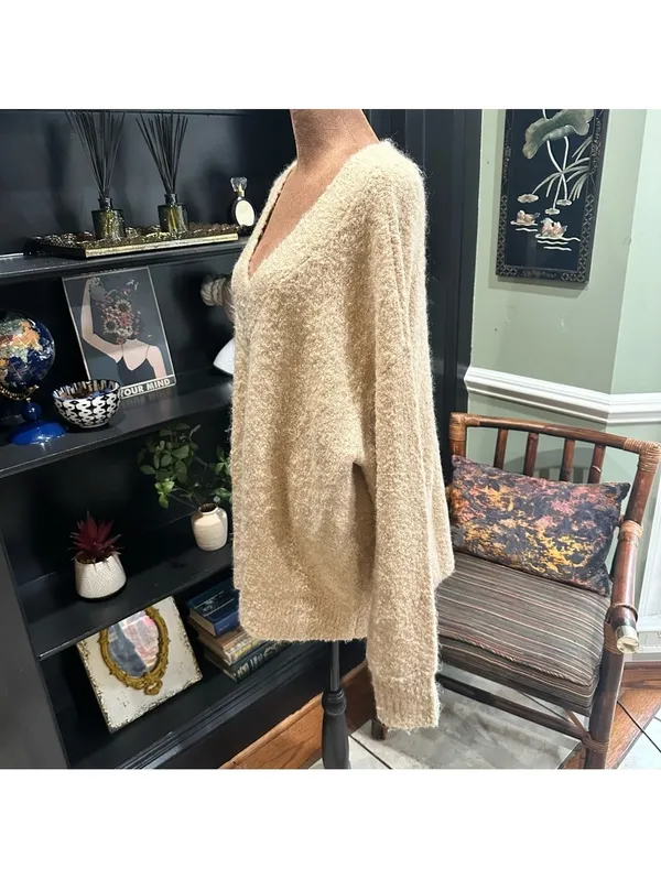 Aerie Teddy V-Neck Bouclé Sweater – Size Large – Cozy Texture & Relaxed Fit - Image 7