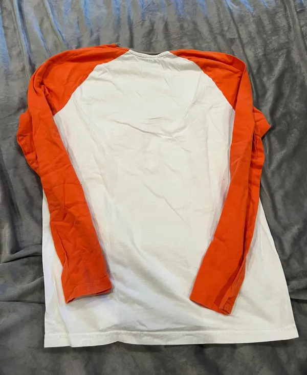 Old Navy Tee - Image 4