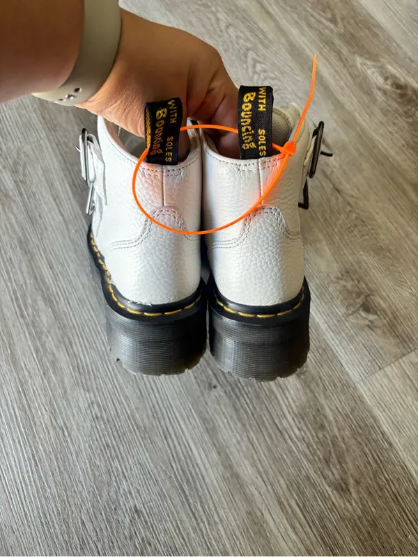 Dr. Martens AirWair Devon Heart White Leather Platform Boots size 5 - Image 7