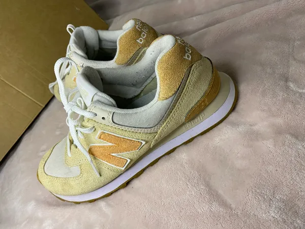 New Balance 574 Women Sneakers Shoes Size 8 - Image 4