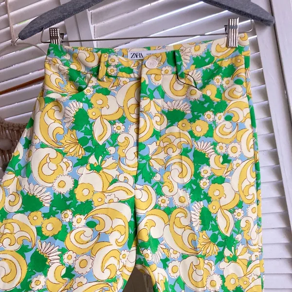 High Waist Floral Psychedelic Crop Pants| XS - Image 4