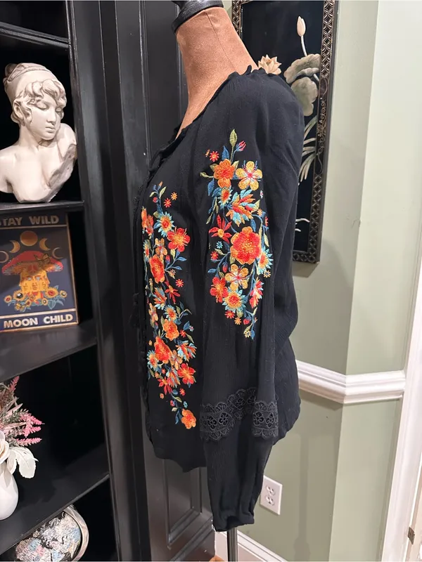Savanna Jane Embroidered Boho Blouse – Size M – Black with Multicolor Floral - Image 6