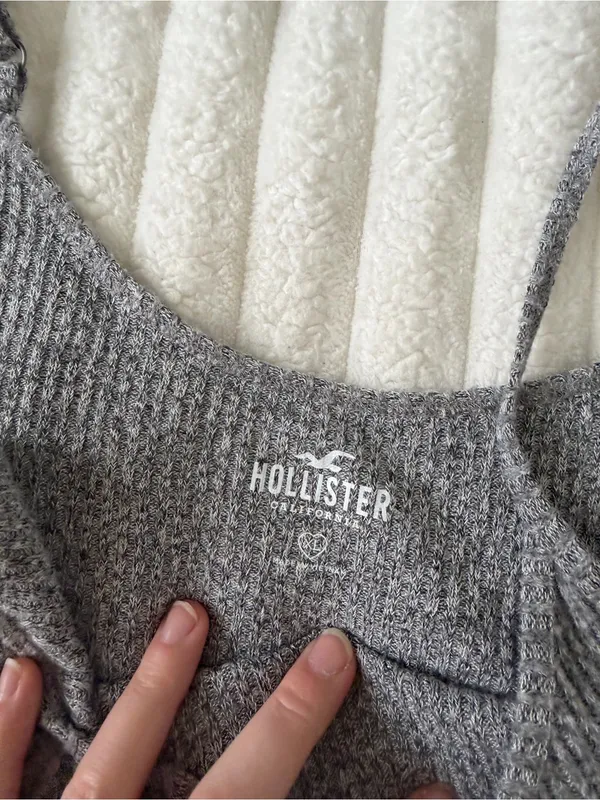 Hollister Gray Ribbed Cropped Cami Top - Image 3