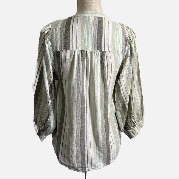 a.n.a Gray and Light Green Striped Linen V-Neck Pullover Blouse Women’s Size XS - Image 3
