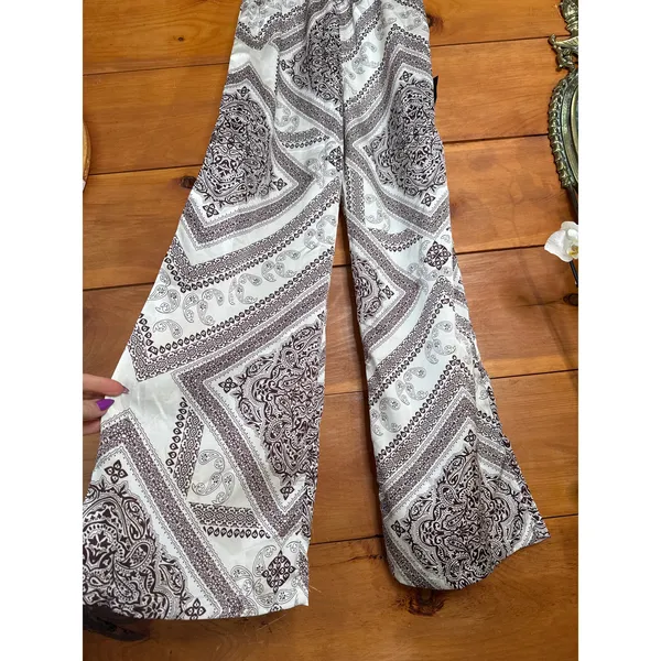 NWT Lulus Western Direction Ivory Scarf Print Satin Strapless Jumpsuit Cruise L - Image 4