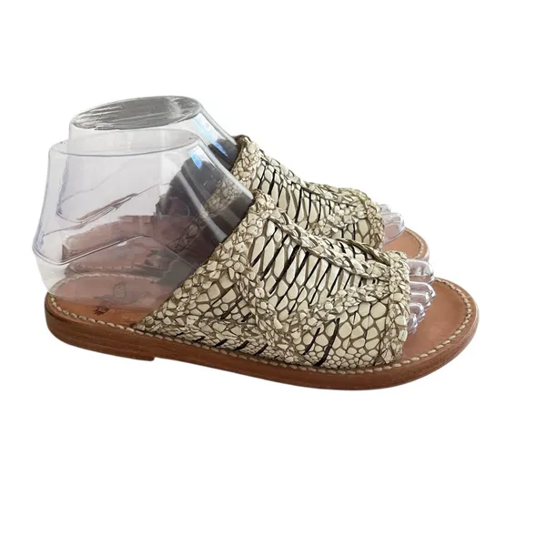 FREEBIRD by Steven Willow Leather Embossed Strappy Sandals Cream Tan Size 7 - Image 3