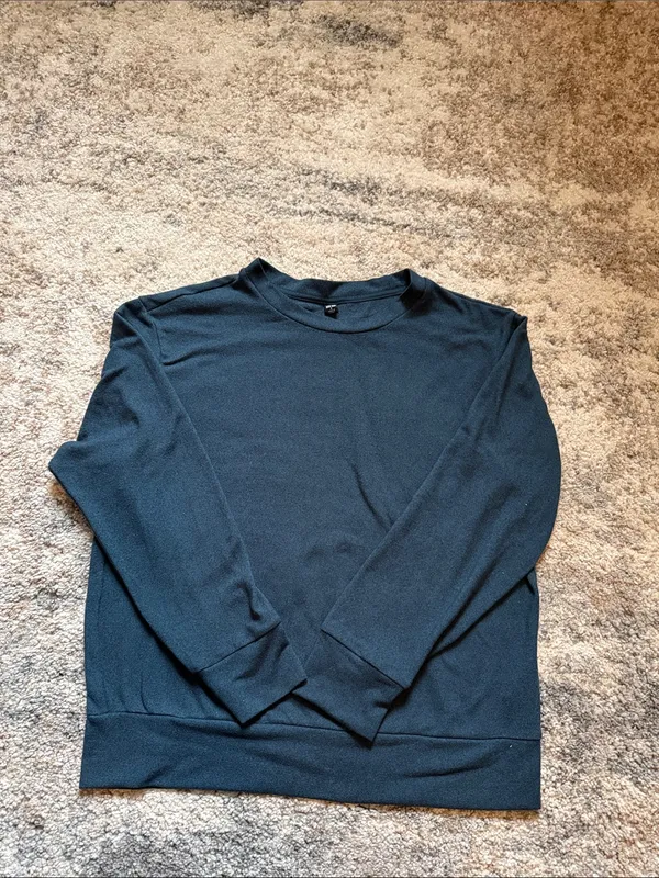 Uniqlo Men's Crewneck Sweater - Navy Blue - Image 3