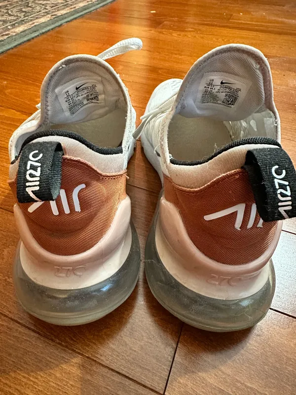 Nike Air Max 270 Shoes - Image 3