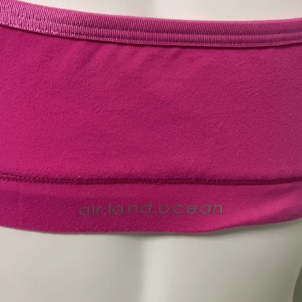 Alo pink twist back sports bra medium - Image 3