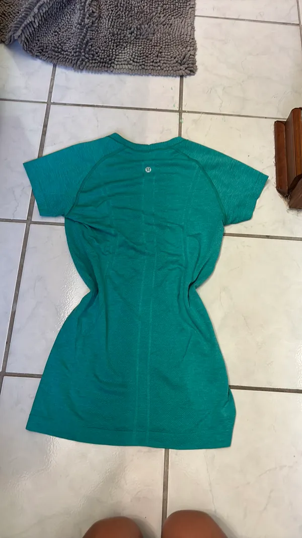 Teal Lululemon tight fitted top - Image 2