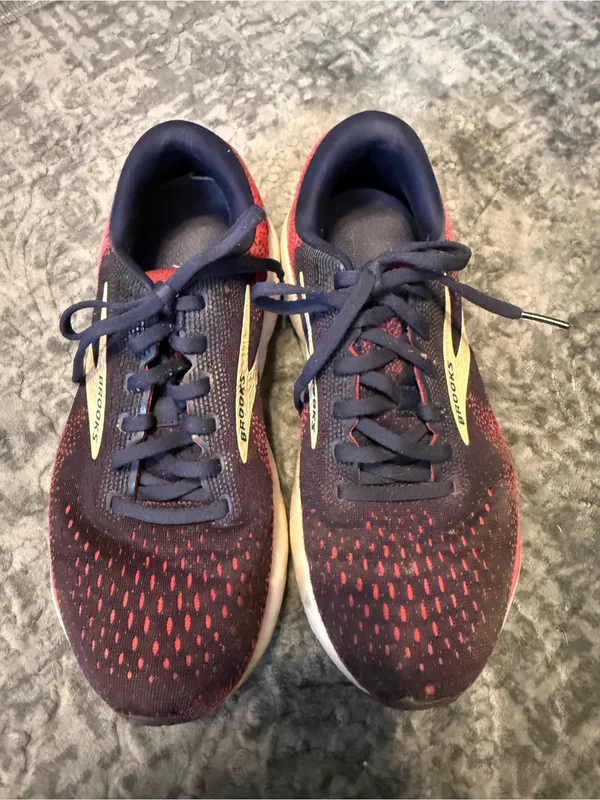 Brooks Women's Ghost 16 Sneaker - Image 2
