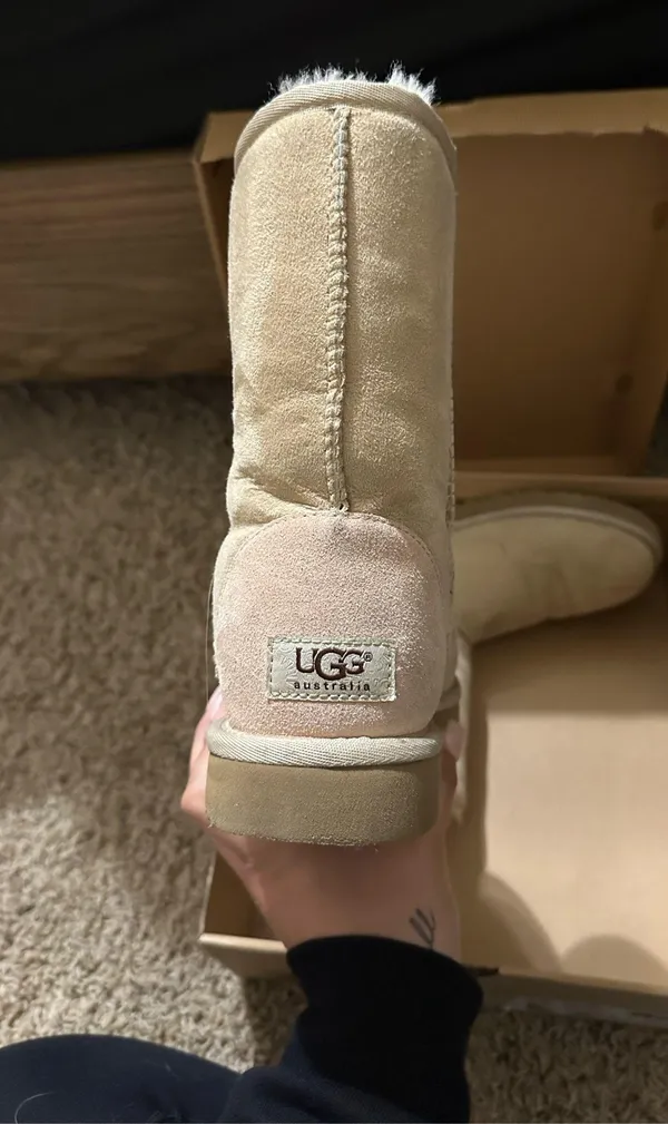 UGG Classic Short Boots - Image 7