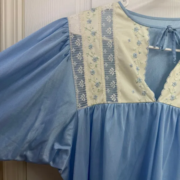 Vintage‎ women's blue floral lace embroidered cottagecore long sleeve pajama top - Image 3