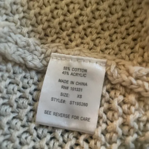 Cropped V Neck Sweater - Image 5